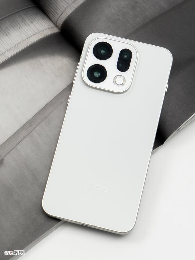 OPPO Find X9系列图赏：全新工艺加持，解锁质感新维度