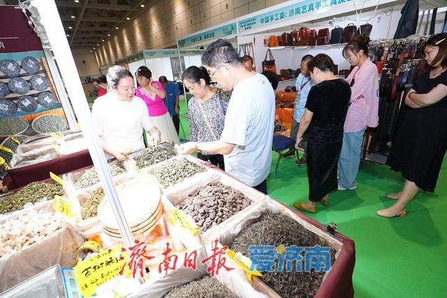 “泉・茶”盛宴第二天 市民共享文化茶香