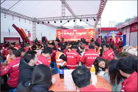 春暖农民工⑥丨开工宴、就业仪式、直通车……四川多地促进农民工就业仪式感拉满图片