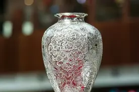 日本组合户上隼辅/筱冢大登战胜中国台北黑马，夺得世乒赛男双冠军图片