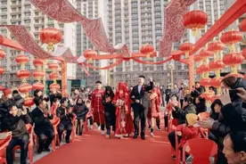 潍坊临朐兴隆社区探索婚俗改革新模式，文明婚礼深入人心图片