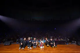 曾比特“穿梭”巡演圆满收官，演唱新歌《魔毡》回馈歌迷图片