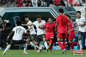 感谢新加坡！国足挤进18强！图片