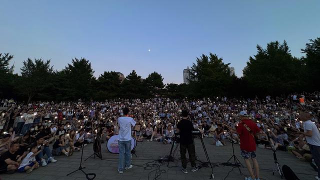 烟火气+文艺范+松驰感！年轻人花式解锁京城仲夏夜