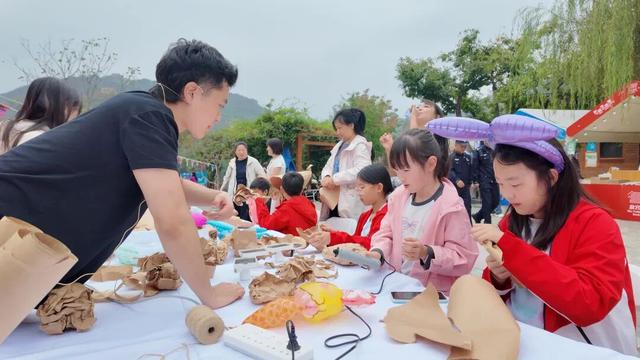 非遗戏剧、即兴喜剧轮番上演，2025怀柔国潮文化季戏剧市集启幕