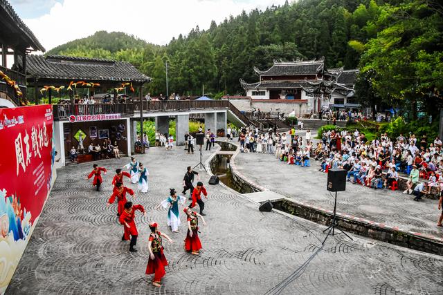 新宁德拍客团丨鲤鱼溪畔，周末戏相逢