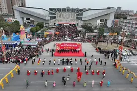 德阳罗江：载歌载舞迎佳节，欢天喜地闹元宵图片