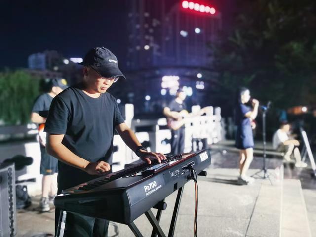 贵州平坝：从“白天避暑”到“夜间嗨玩”暑期“夜经济”升温 烟火气升腾