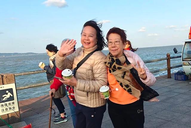 新加坡百人康养旅行团来了！盛赞威海“推窗看到海，开门就入园”