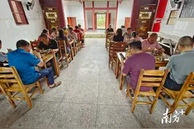 兴宁市首间面向留守人群的“幸福食堂”在罗岗镇成立图片