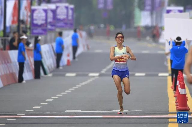 白岩松评“最快女护士”张水华事件：换个角度，医院院长可以鼓励她去参赛