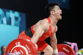 中国力士闪耀巴黎！李发彬卫冕举重男子61公斤级冠军图片