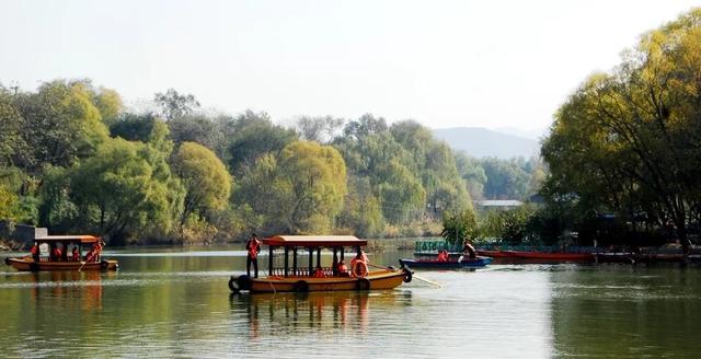 周末天气晴好，徒步去→