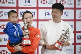 羽毛球——世巡赛总决赛：郑思维/黄雅琼夺得混双冠军图片