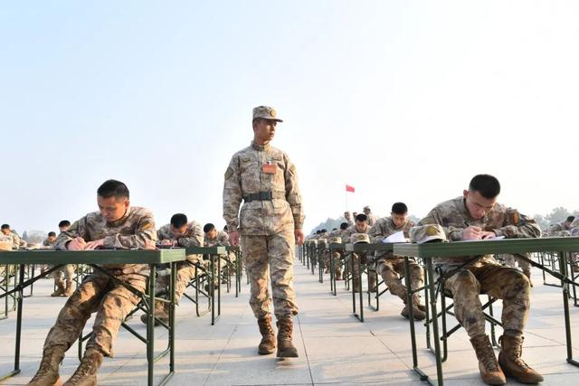 火箭军：两战士军事训练成绩不合格，评优评先资格被否决