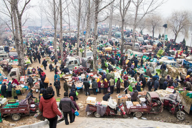 从人间烟火到地下星河：在沂水，赶一场文化大集，赴一次溶洞奇旅