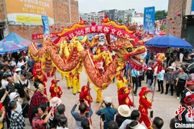 广西南宁乡镇民俗文化庙会热闹上演图片