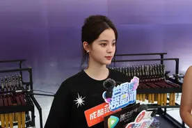 来成都办艺术展 欧阳娜娜：希望用不同的方式表达音乐图片