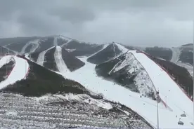 雪~下了 板~开了 全国多个雪场花式迎接新一个滑雪季图片