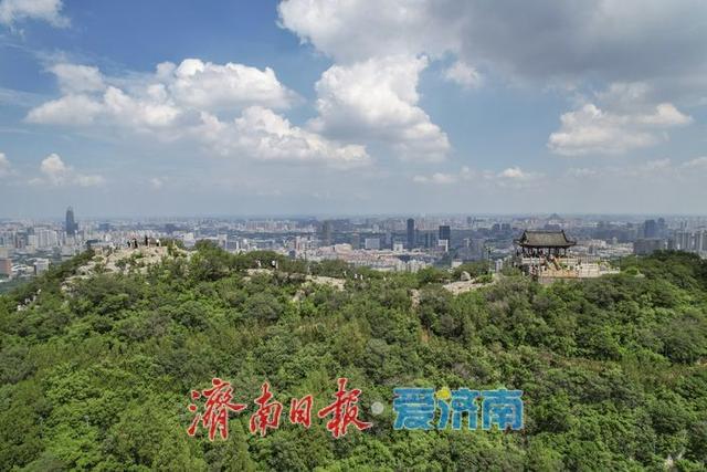 雨霁云开登高望远，千佛山上风景独好