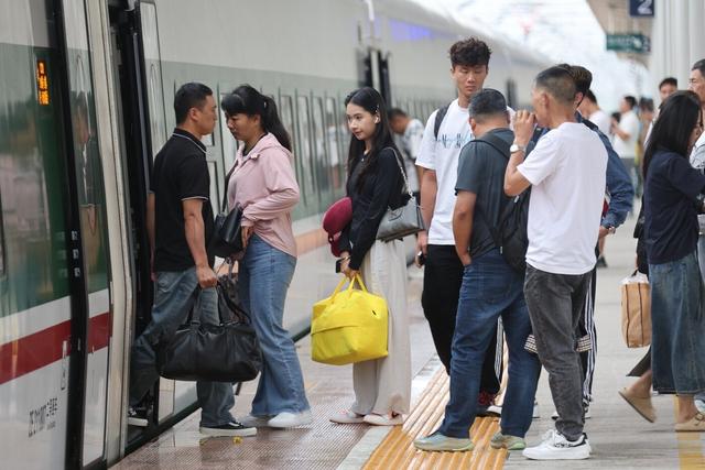 坐火车游云南“热”力十足