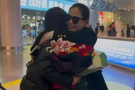 河北女孩来湘寻亲成功，将在生日当天认亲，姐姐准备32个蛋糕！图片
