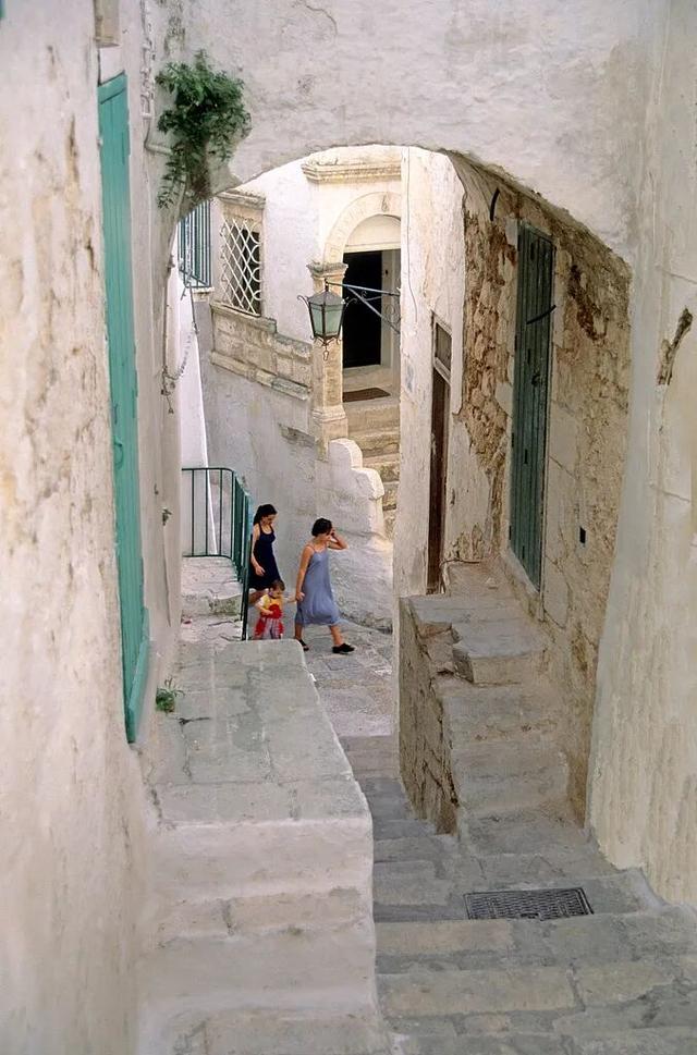 意大利“靴跟”上的宝藏小城，欧洲人私藏的快乐老家