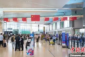 “五一”假期上海机场日均客流将超37万人次图片