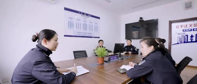 一键穿越80年!探秘大连女警的超飒档案