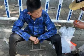 周末泰安有雷雨天气突袭，爬泰山建议择期游览图片