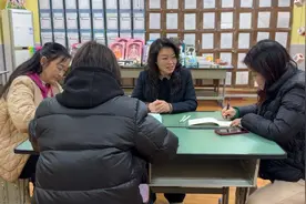 致敬“她”力量 | 刘小华：13年公益路 为困境孩子撑起希望蓝天图片
