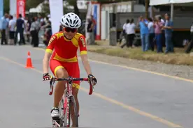 巾帼共筑家国梦丨在“逐光”中“点灯”，“90后”听障姑娘的“甜蜜”逆袭图片