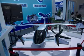 国内首架完成样机试飞试验的全倾转旋翼eVTOL飞行器亮相珠海航展图片