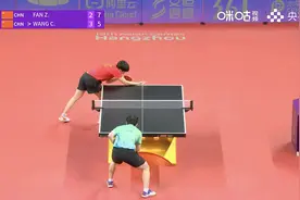 王楚钦4比3樊振东获得乒乓球男单冠军，成就亚运四冠王，孙颖莎开心观赛图片