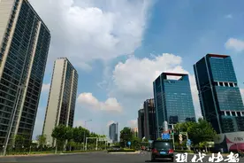 未来三天江苏延续“高温+雷阵雨”模式，注意防范图片