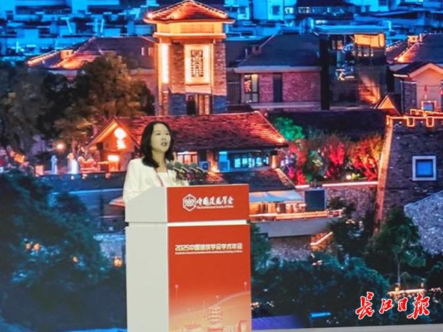 “小众社区”蝶变“超级旅游目的地”，武汉城市更新“有根有魂有活力”