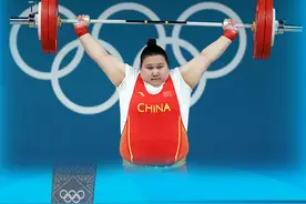 举重女子81公斤以上级夺金，李雯雯赛后说300多天没睡过一天好觉图片