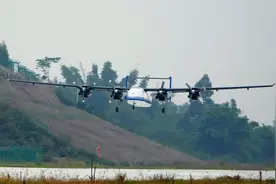 四川低空上新 自贡机场上线有人机、无人机融合运行程序图片