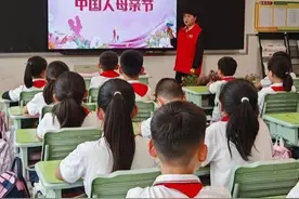 花语传情，感恩母亲！义轩小学四（5）班母亲节花艺课堂来了图片