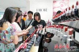 14年来，海口海关监管海南离岛免税购物金额破2500亿元图片