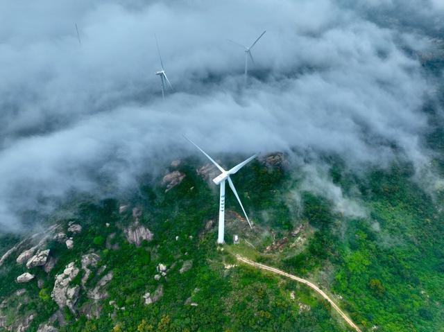 川观夜读丨国产智能盾构换刀机器人正式投用；中欧班列“东通道”加速扩能改造升级；委内瑞拉强震遇难人数升至164人