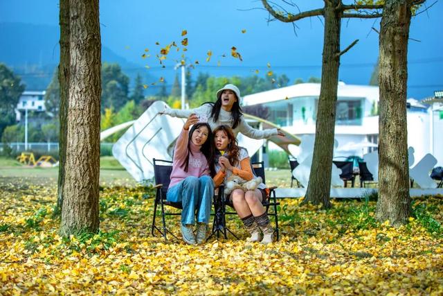 抢票式晒太阳！解码彭州“限量版暖阳”的私藏地图