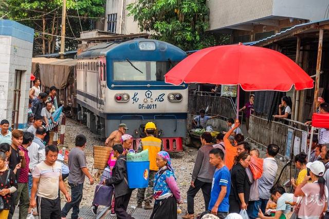 C视觉·“镜”行时㉓|七彩云南：26个民族的诗意家园（人文篇）