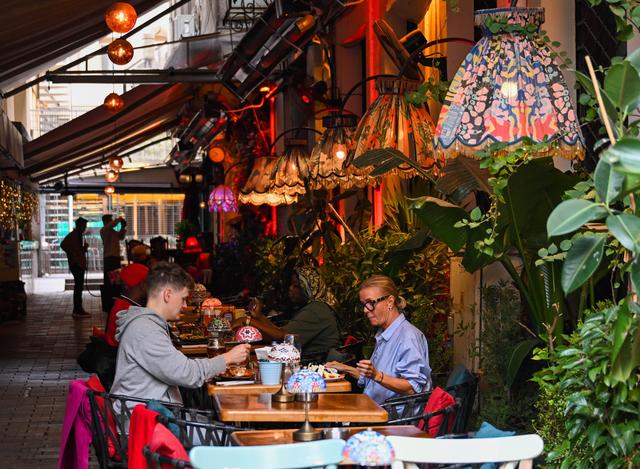 繁华的伊斯坦布尔独立大街