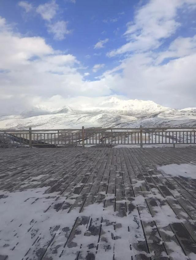 雪后的甘孜，走一路美一路！