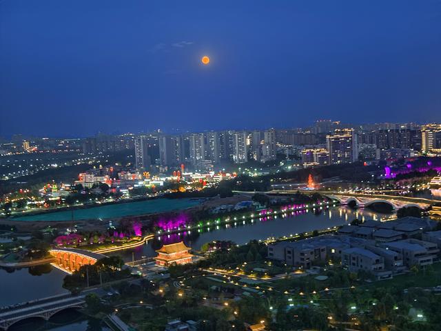 十五的月亮十六圆，一轮圆月装扮绝美京城夜景