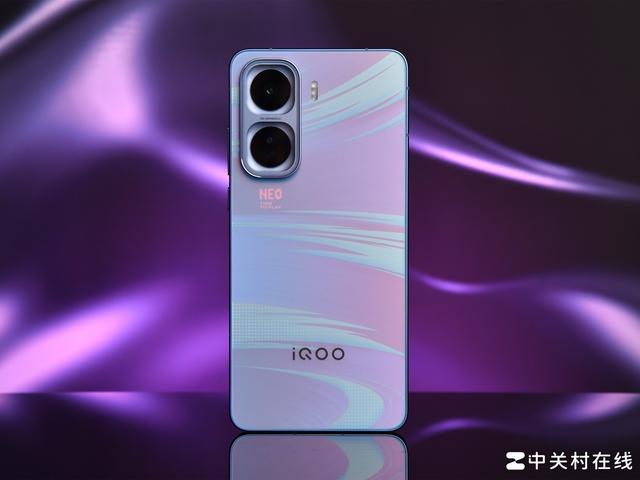 从屏幕到性能，iQOO Neo11如何打造全方位流畅体验？