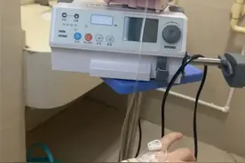 孕妇称在动车上被行李箱砸中腹部，致孩子早产离世？官方回应图片