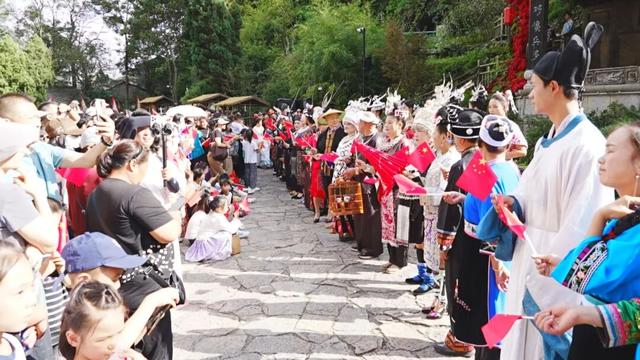 “村T”焕新、非遗剧游……到云峰屯堡，嗨玩整个假期→