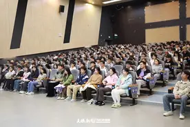 贵阳信息科技学院举行“王阳明悟道之旅及其智慧启迪”专题讲座图片